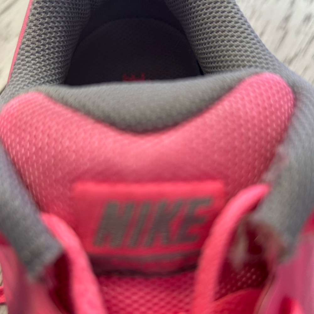 Nike Pink and Gray Air Max Athletic Shoes Size 8 - Picture 4 of 10